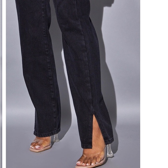 PrettyLitteThing Basic Black Split Hem Jean BRAND NEW - Picture 2 of 5